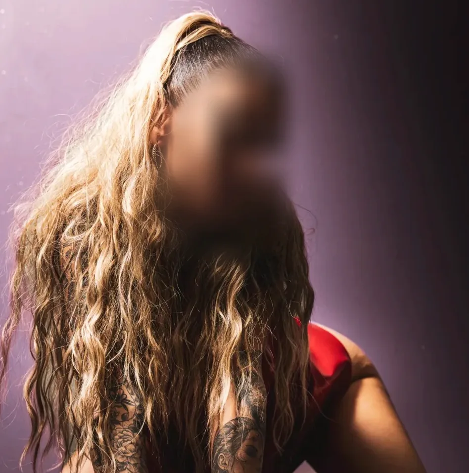 Amy, 38
