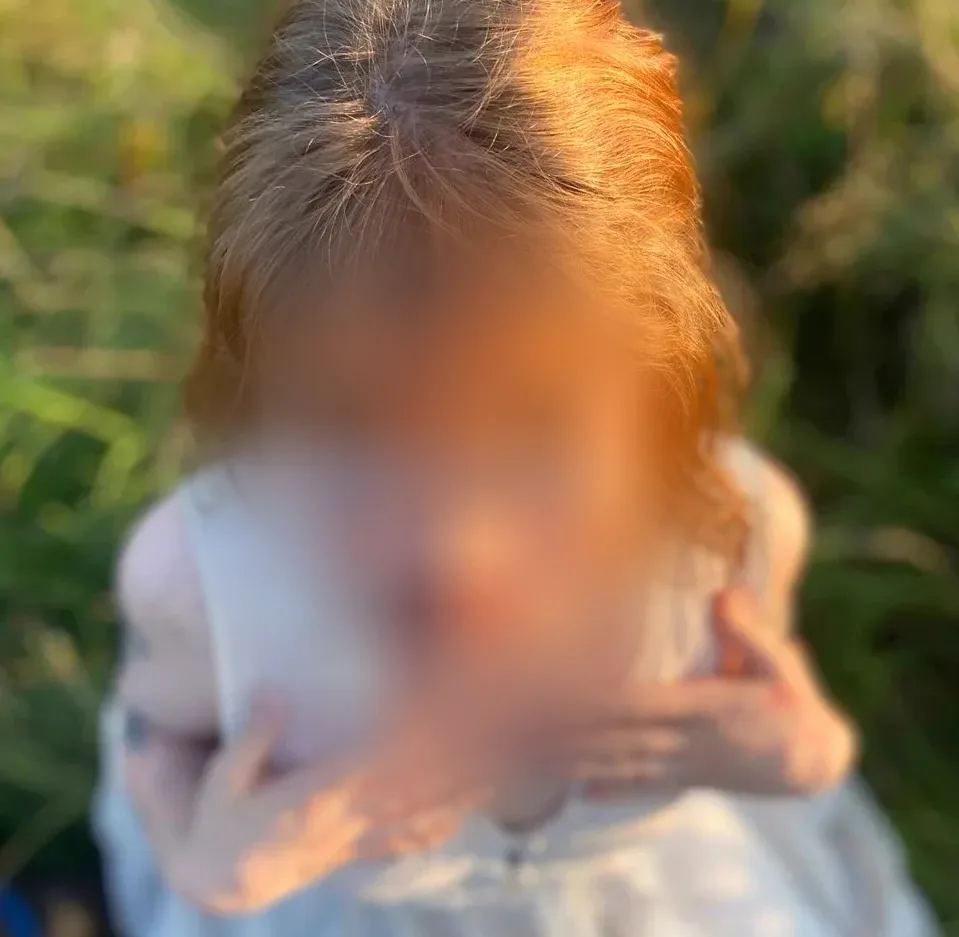 Chloe, 21