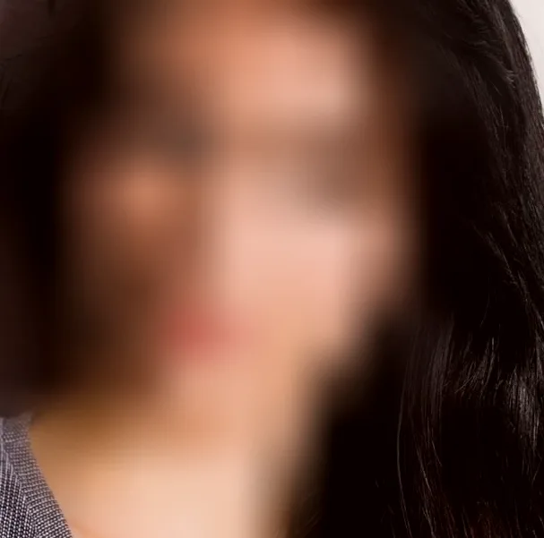 Ellie, 37