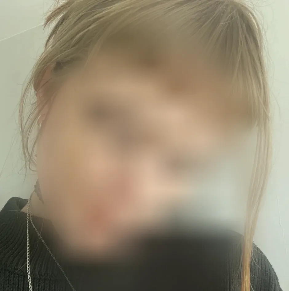 Hannah, 19