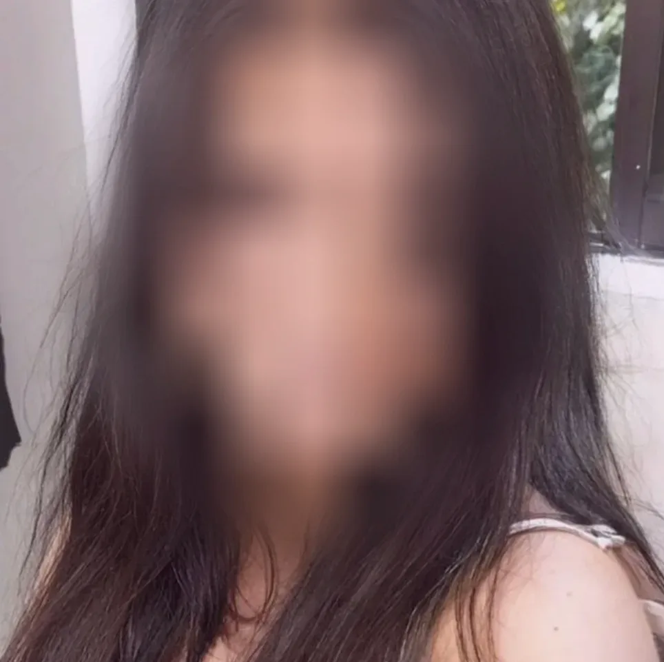 Hayley, 21