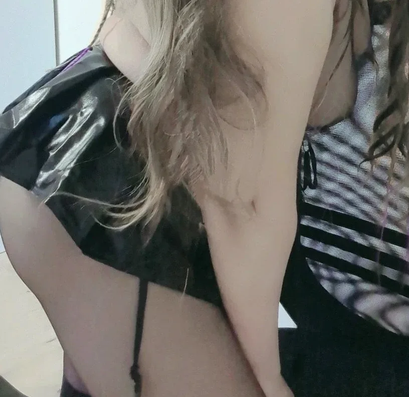 Iona, 33