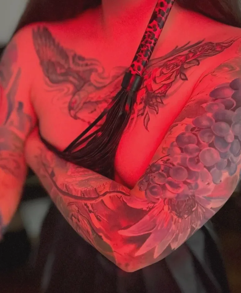 Mia, 31