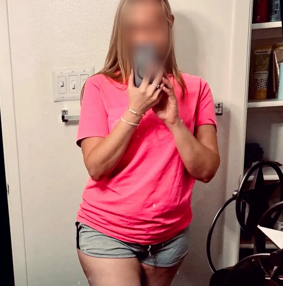 Olivia, 28