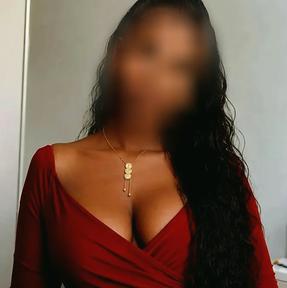 Rhona, 23